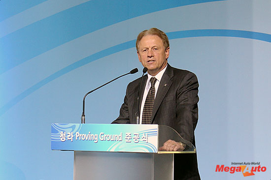 GM 그룹 부사장 겸 글로벌 엔지니어링 총 책임자, 짐 퀸(Jim Qeen) 부사장