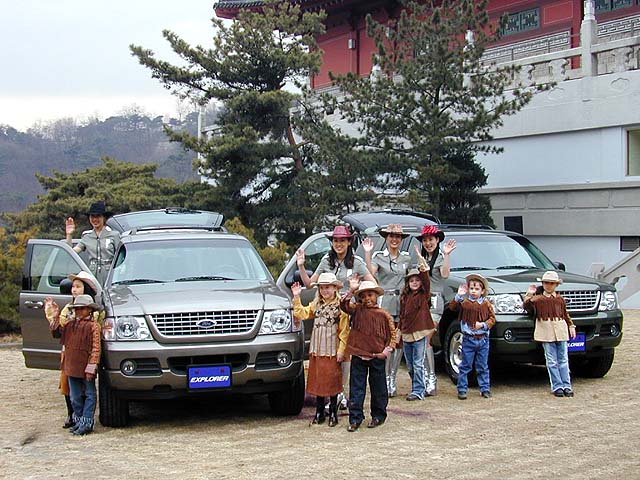 도우미와 꼬마모델 7명