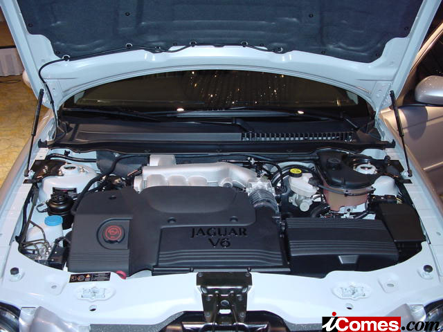 2.5L 엔진룸