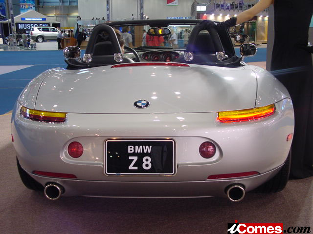 BMW Z8 뒷모습