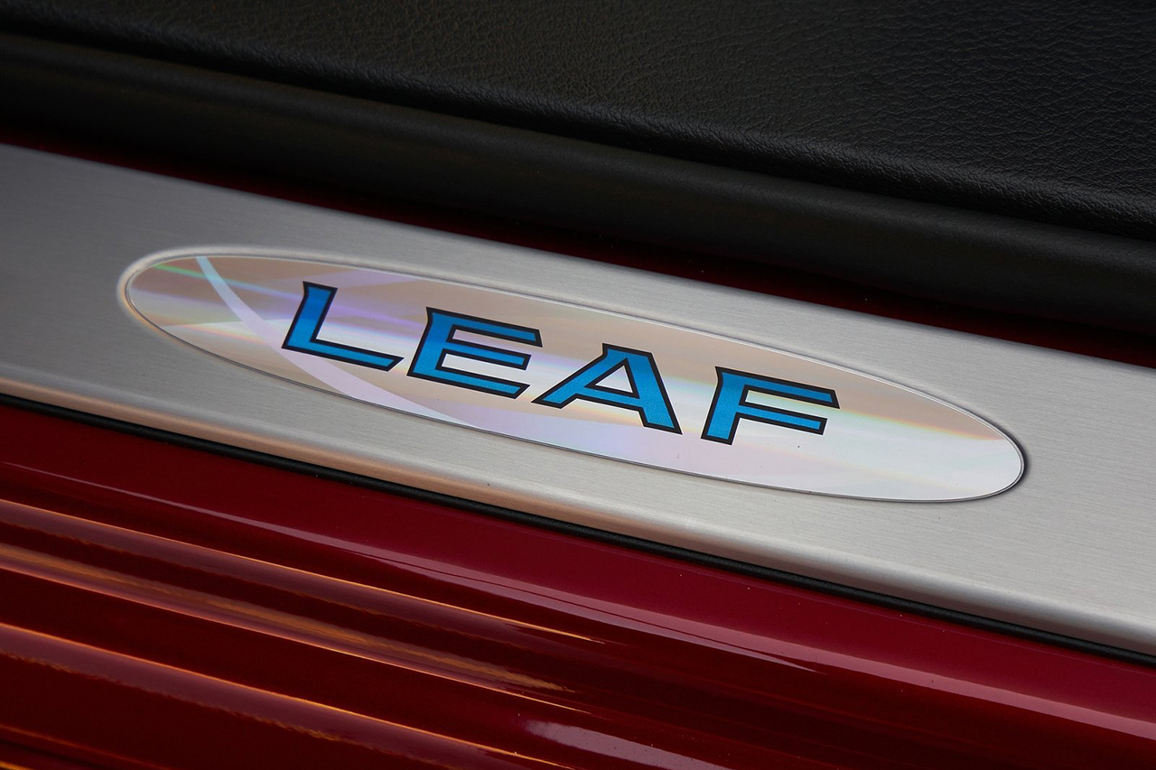 Nissan-Leaf-2018-1600-3e.jpg