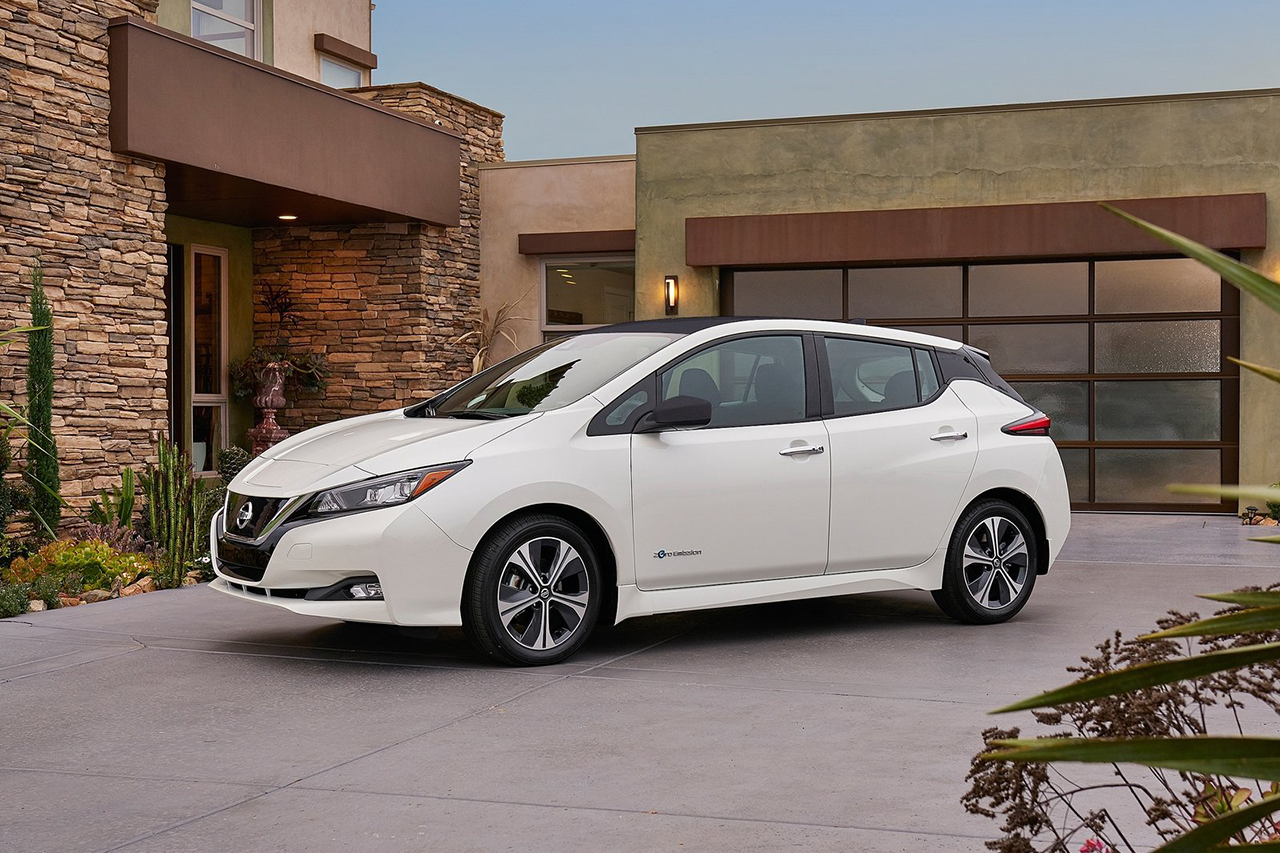 Nissan-Leaf-2018-1600-09.jpg