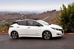 Nissan-Leaf-2018-1600-0b.jpg