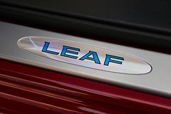 Nissan-Leaf-2018-1600-3e.jpg
