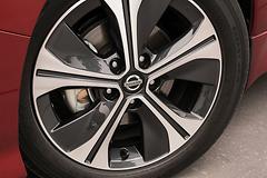 Nissan-Leaf-2018-1600-4e.jpg