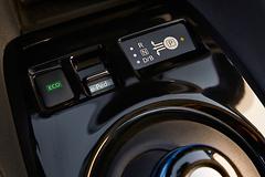 Nissan-Leaf-2018-1600-32.jpg