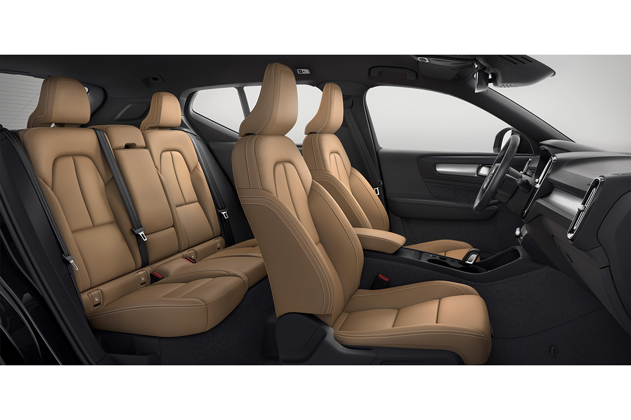 213046_New_Volvo_XC40_interior.jpg