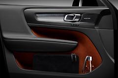 213054_New_Volvo_XC40_interior.jpg