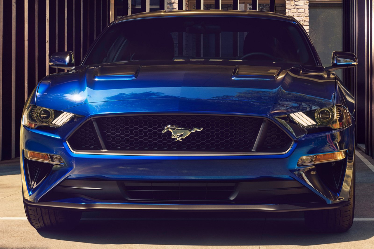 Ford-Mustang_GT-2018-1600-0b.jpg