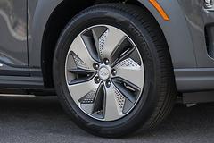Hyundai-Kona_Electric_US-Version-2019-1600-1c.jpg