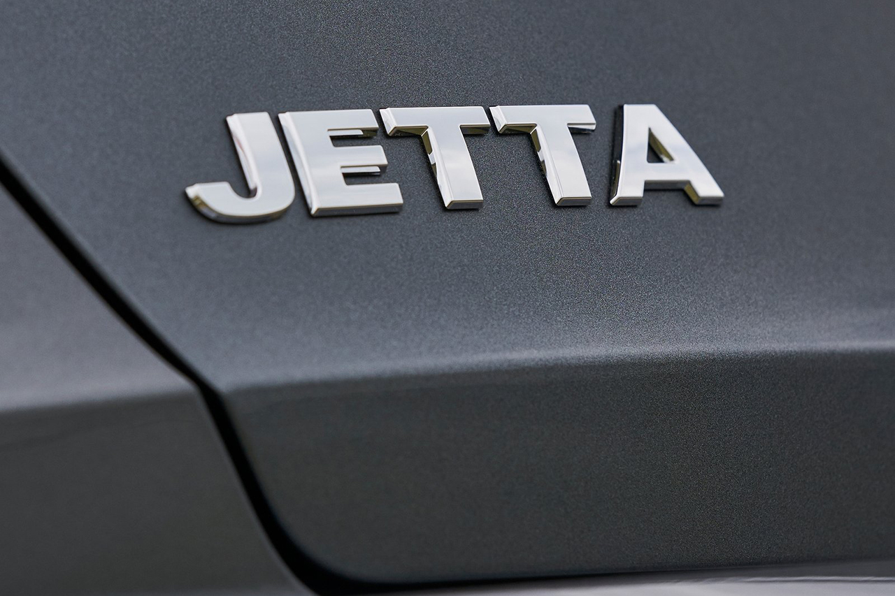 Volkswagen-Jetta-2019-1600-52.jpg