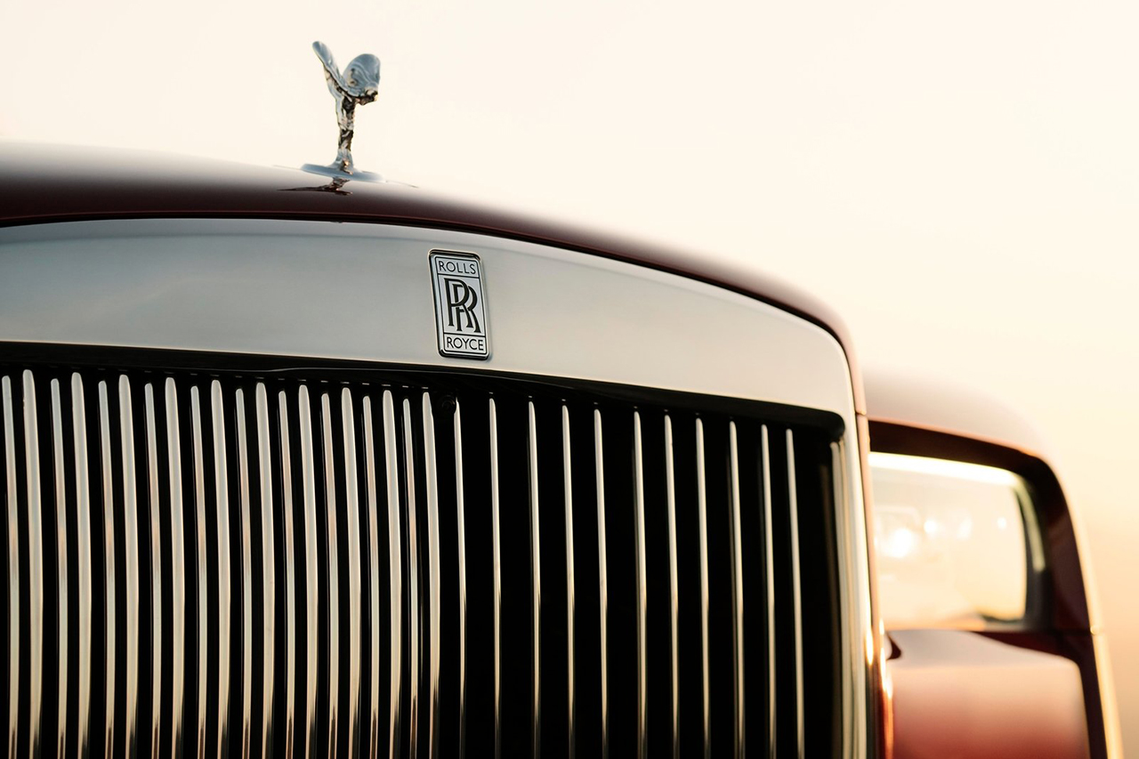 Rolls-Royce-Cullinan-2019-1600-1f.jpg