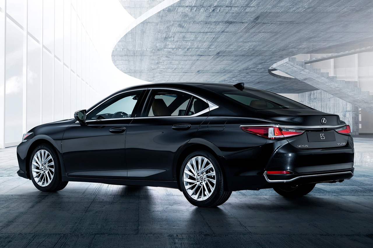 Lexus-ES-2019-1600-15.jpg