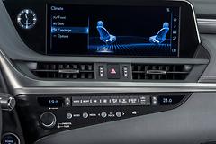 Lexus-ES-2019-1600-35.jpg