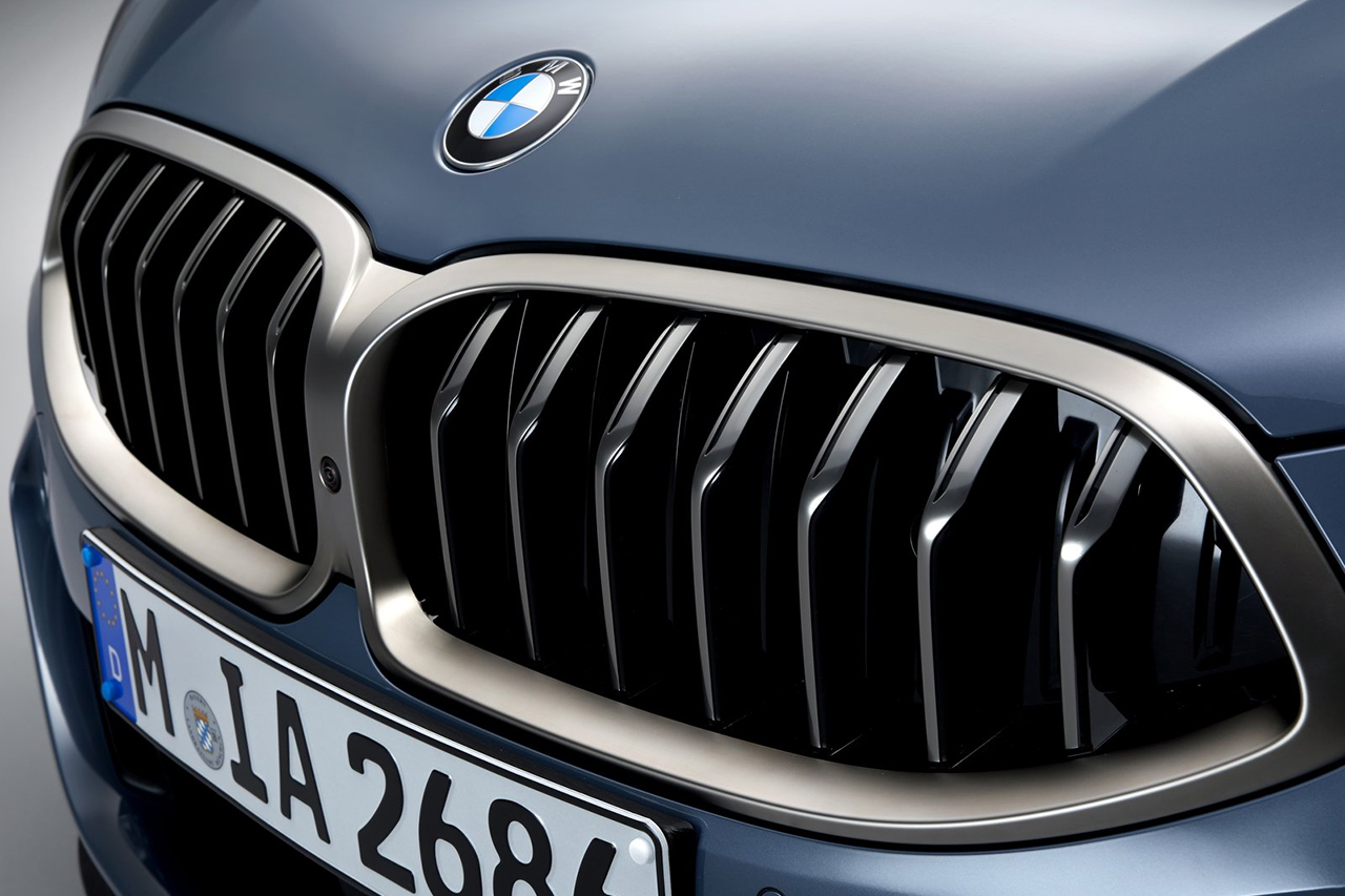 BMW-8-Series_Coupe-2019-1600-3f.jpg