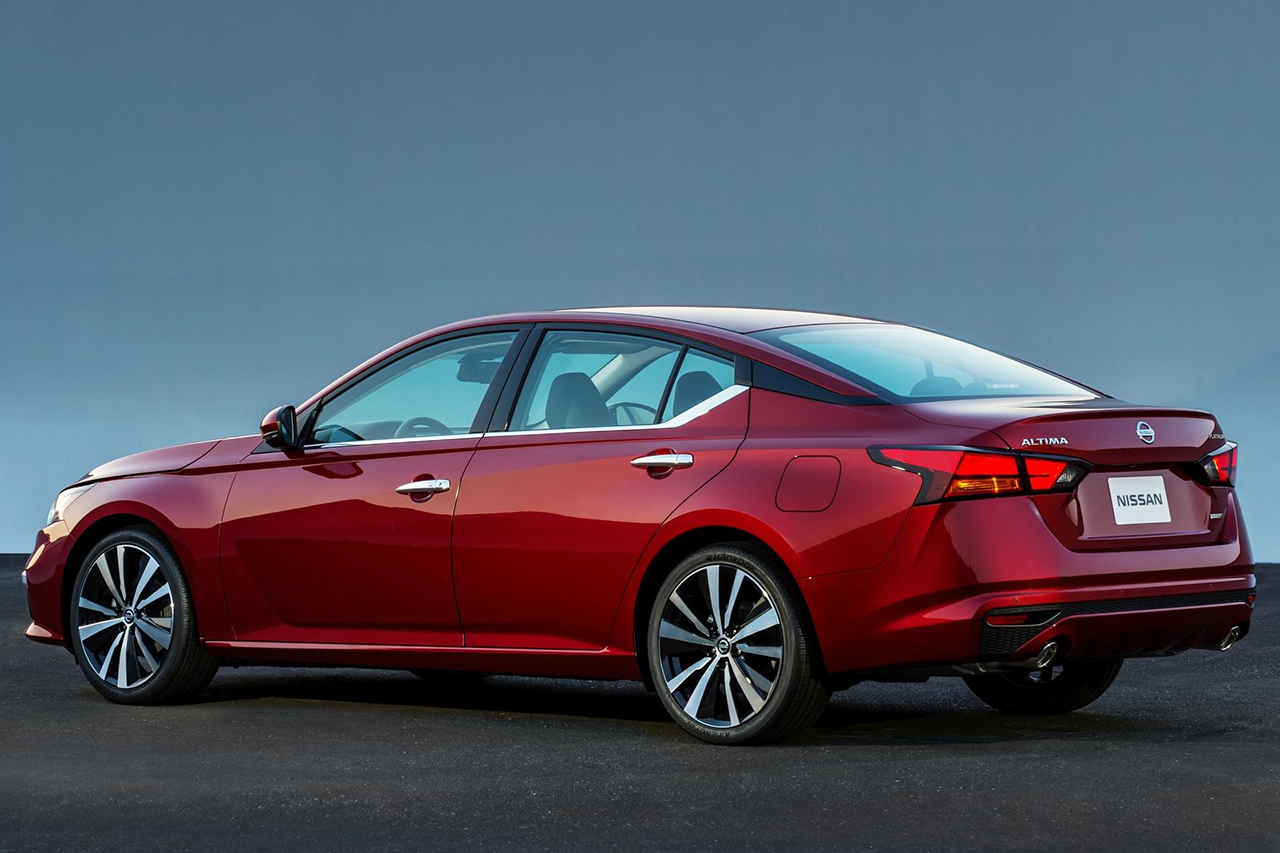 Nissan-Altima-2019-1600-05.jpg