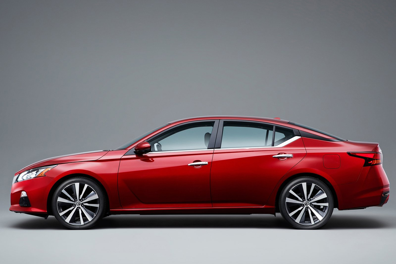 Nissan-Altima-2019-1600-07.jpg