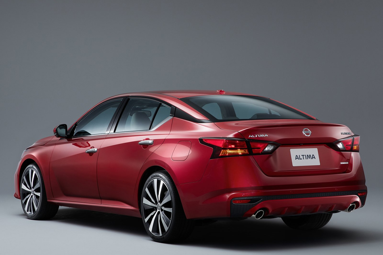 Nissan-Altima-2019-1600-08.jpg