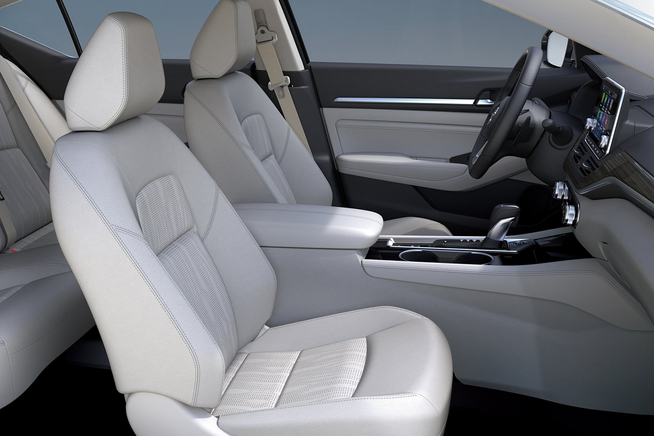 Nissan-Altima-2019-1600-10.jpg