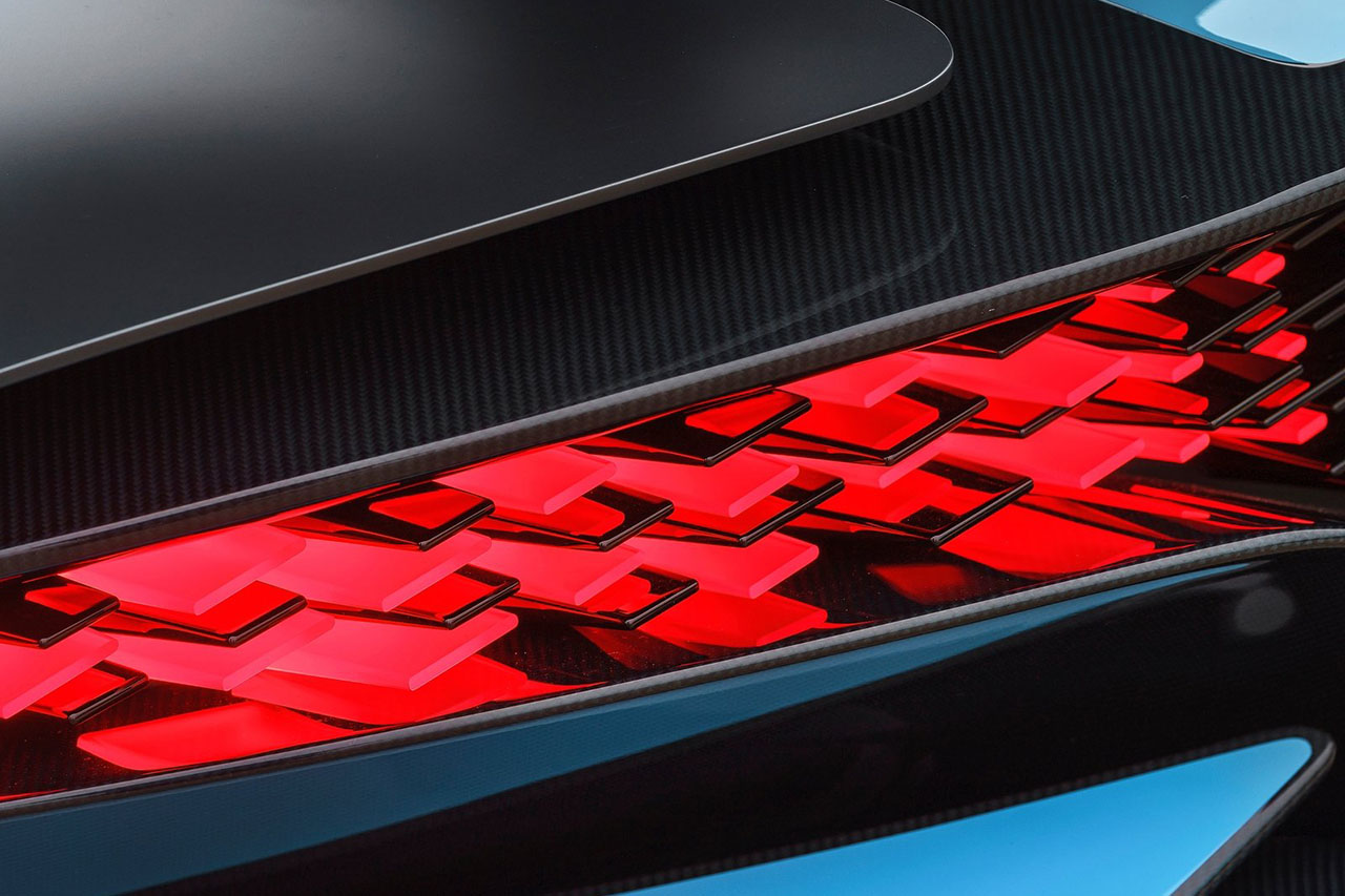Bugatti-Divo-2019-1600-2a.jpg