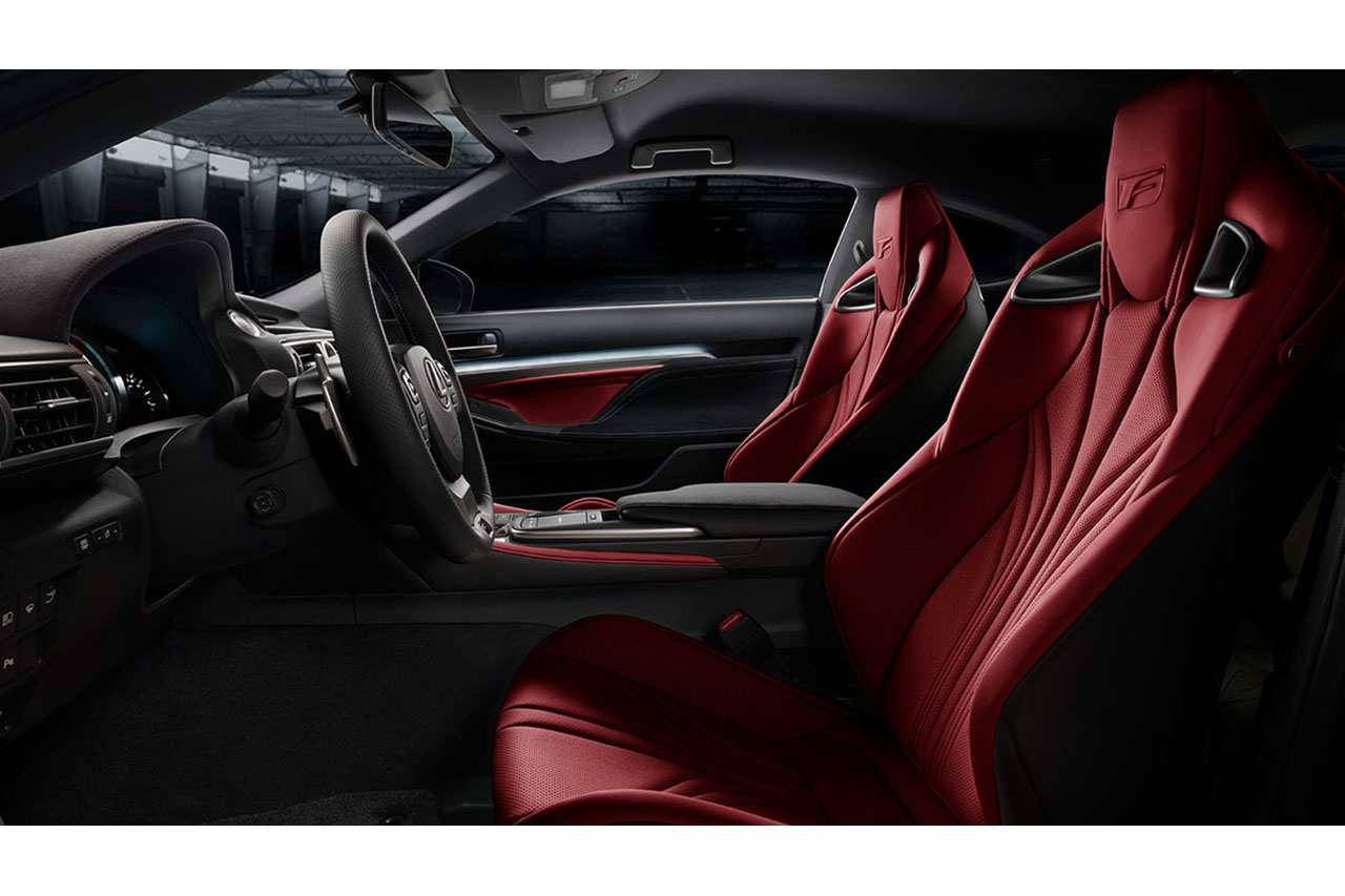 Lexus-RCF-gallery-circuit-red-leather-overlay-1204x677-LEX-RCF-MY15-0013-06.jpg