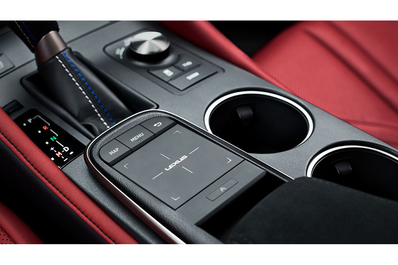 Lexus-RCF-gallery-remote-touchpad-overlay-1204x677-LEX-RCF-MY18-0016.jpg