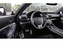 Lexus-RCF-gallery-cockpit-profile-overlay-1204x677-LEX-RCF-MY18-0054.jpg