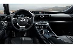 Lexus-RCF--gallery-driver-cockpit-overlay-1204x677-LEX-RCF-MY18-0041.jpg