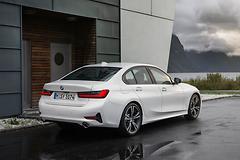 BMW-3-Series-2019-1600-1c.jpg