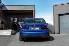 BMW-3-Series-2019-1600-2f.jpg