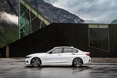 BMW-3-Series-2019-1600-15.jpg