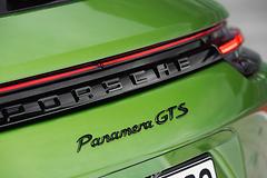 Porsche-Panamera_GTS_Sport_Turismo-2019-1600-0f.jpg