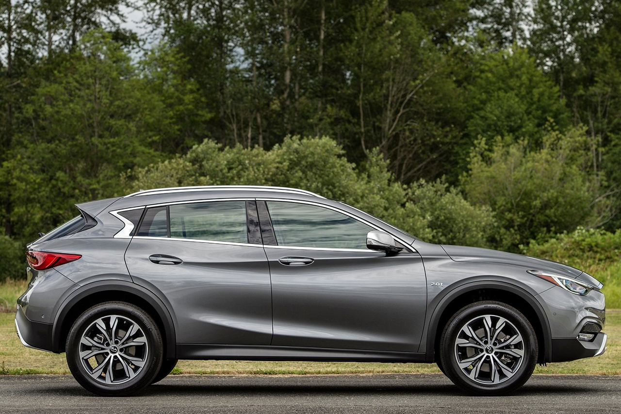 Infiniti-QX30-2017-1600-3c.jpg