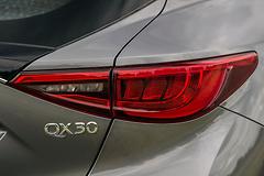 Infiniti-QX30-2017-1600-a8.jpg