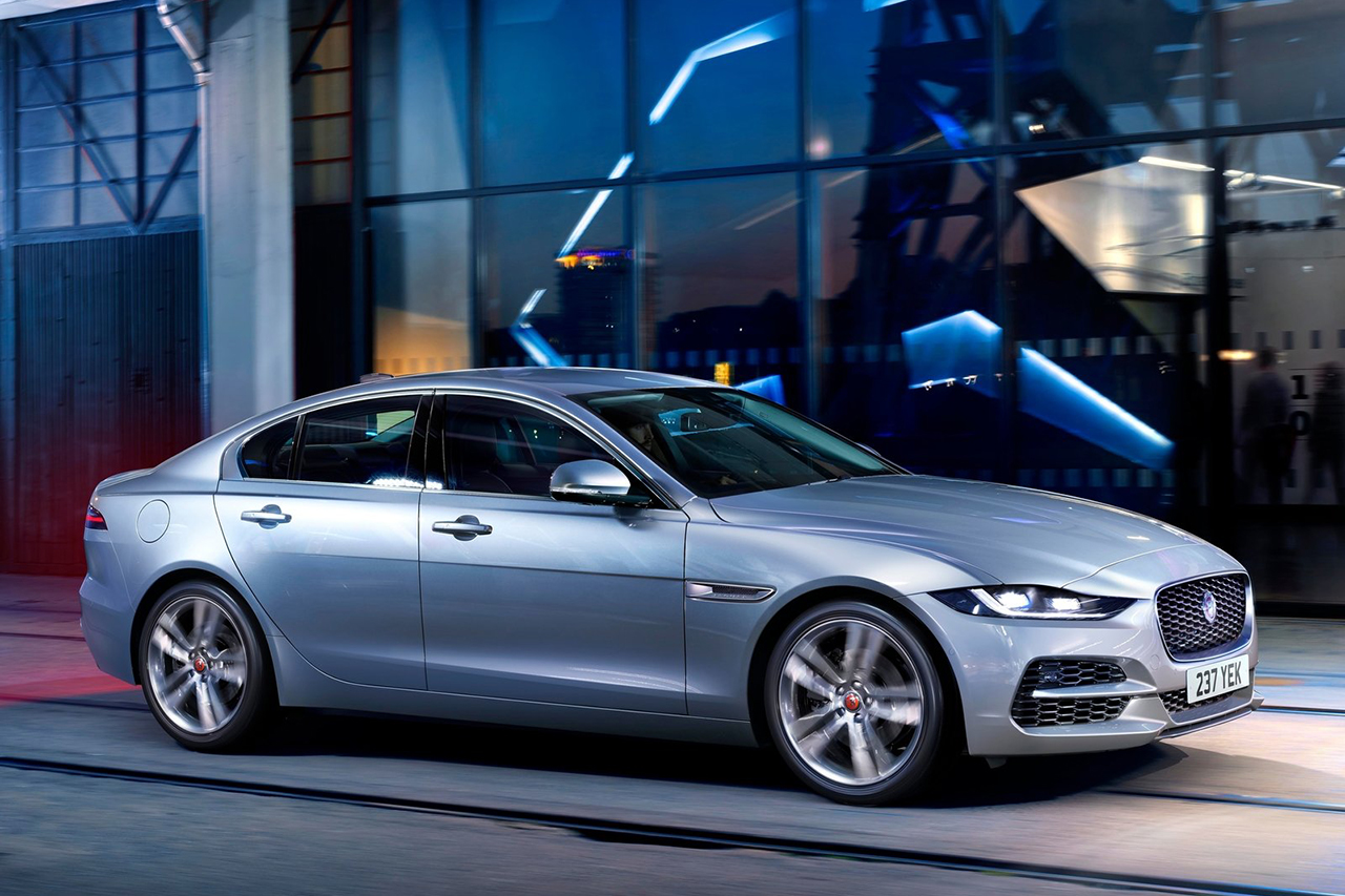 Jaguar-XE-2020-1600-02.jpg