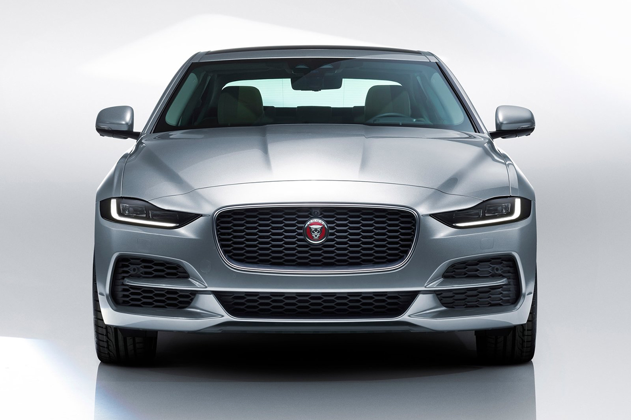 Jaguar-XE-2020-1600-17.jpg