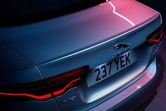 Jaguar-XE-2020-1600-2a.jpg