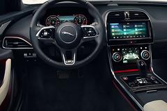 Jaguar-XE-2020-1600-1c.jpg