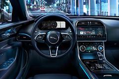 Jaguar-XE-2020-1600-1d.jpg