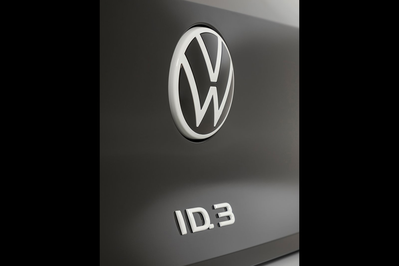 Volkswagen-ID.3_1st_Edition-2020-1600-2d.jpg