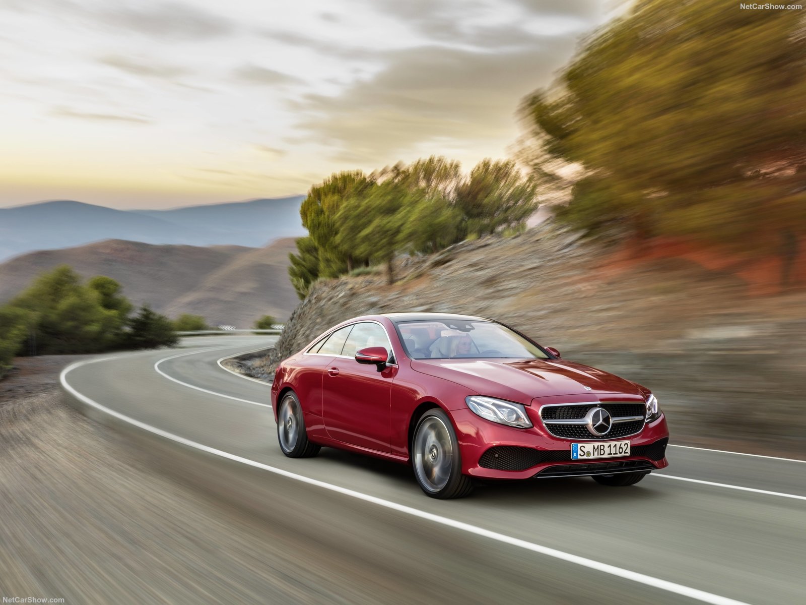 Mercedes-Benz-E-Class_Coupe-2017-1600-0e.jpg