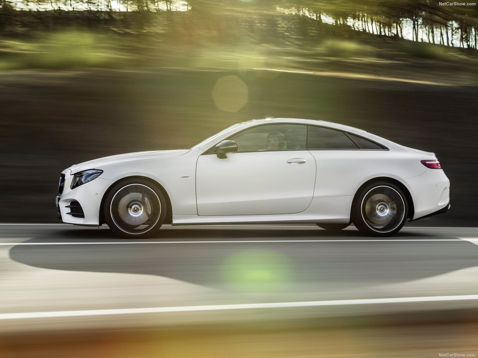 Mercedes-Benz-E-Class_Coupe-2017-1600-1c.jpg