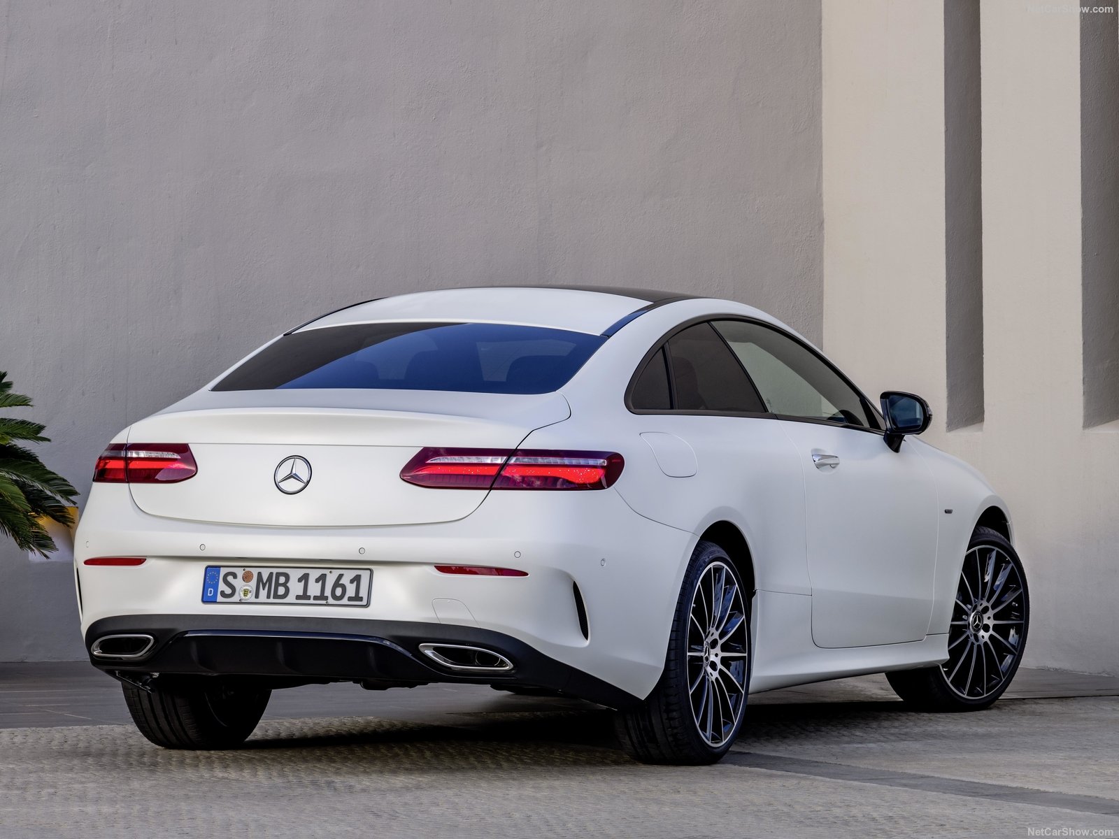 Mercedes-Benz-E-Class_Coupe-2017-1600-1f.jpg
