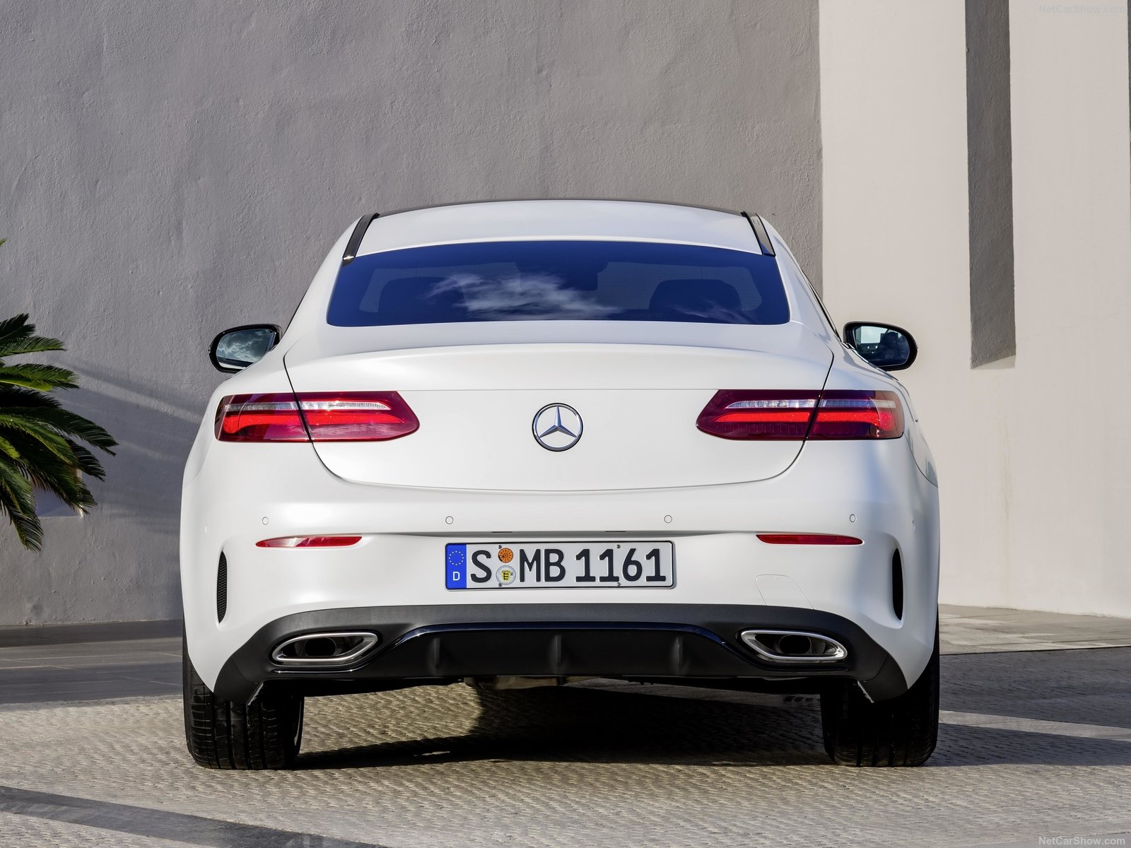 Mercedes-Benz-E-Class_Coupe-2017-1600-2c.jpg