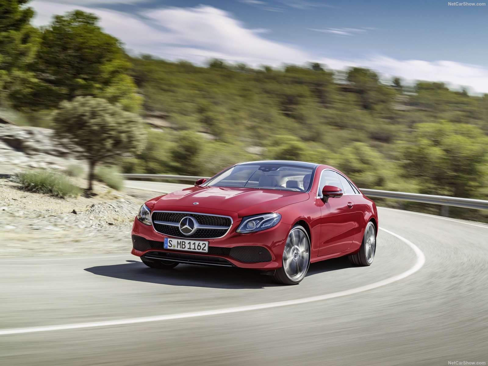 Mercedes-Benz-E-Class_Coupe-2017-1600-11.jpg