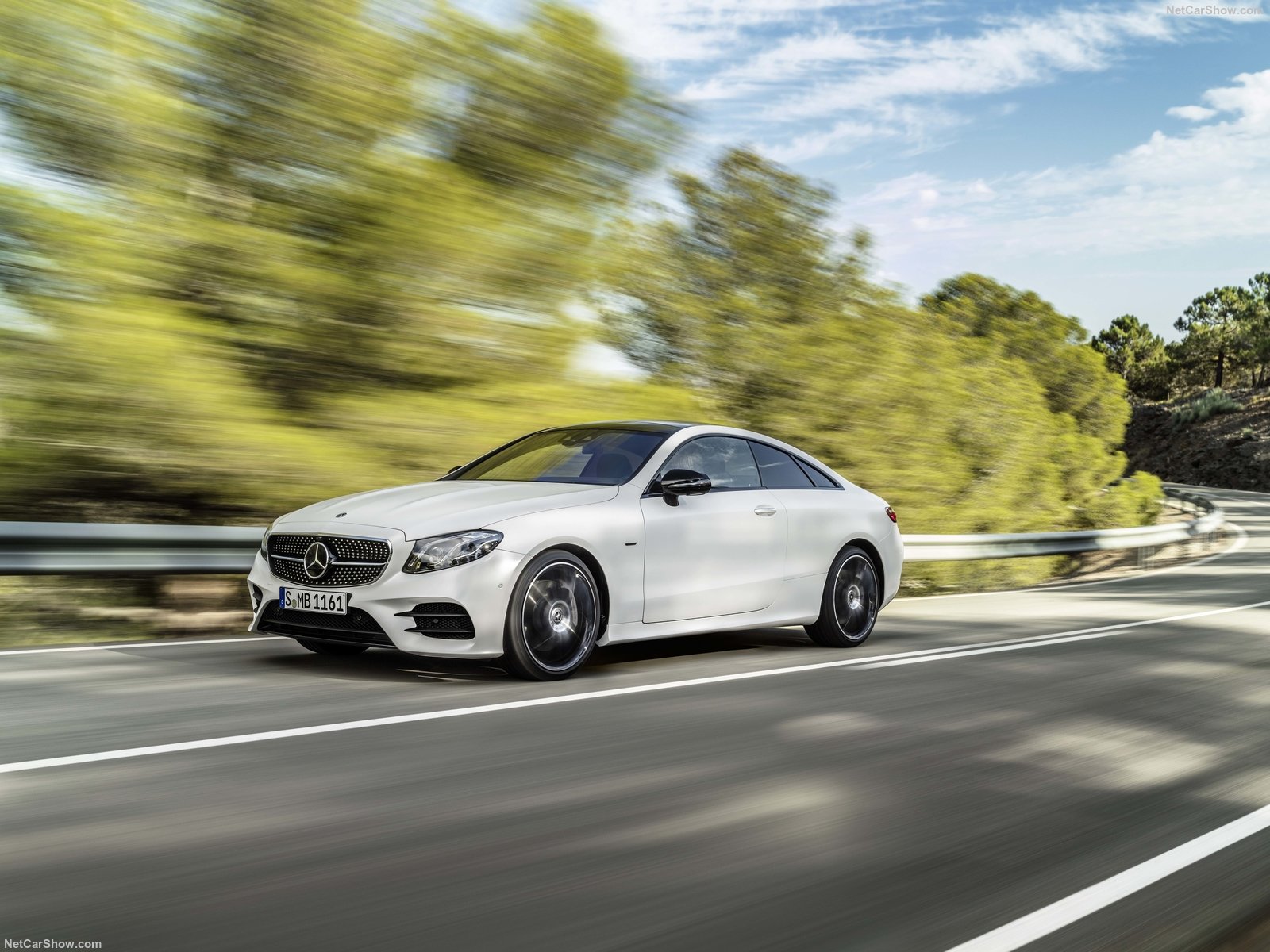 Mercedes-Benz-E-Class_Coupe-2017-1600-15.jpg