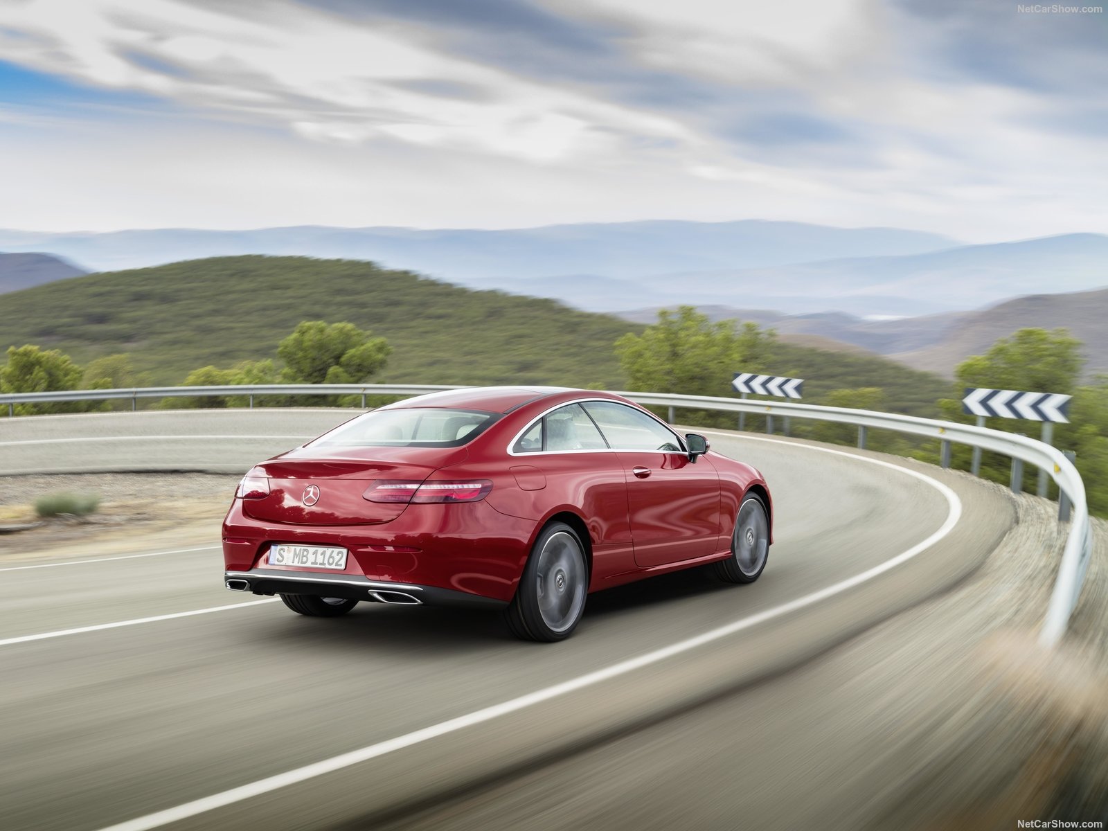 Mercedes-Benz-E-Class_Coupe-2017-1600-25.jpg