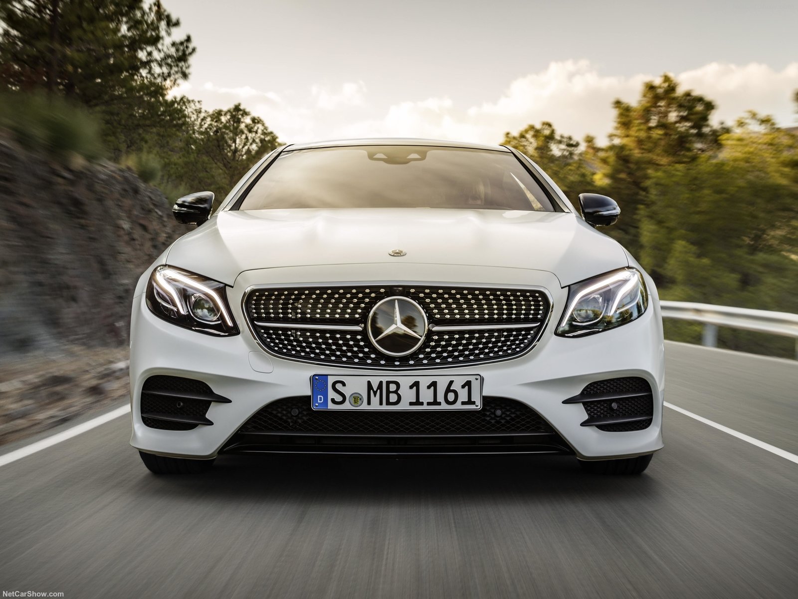 Mercedes-Benz-E-Class_Coupe-2017-1600-28.jpg