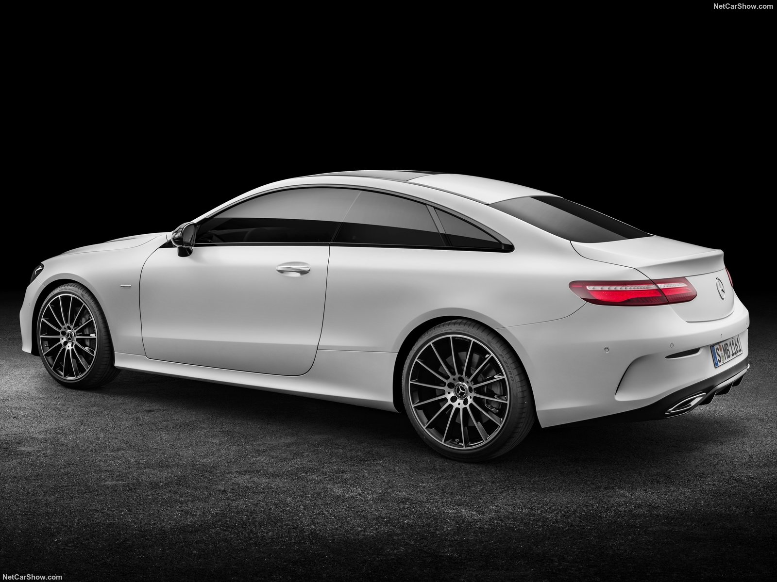 Mercedes-Benz-E-Class_Coupe-2017-1600-31.jpg