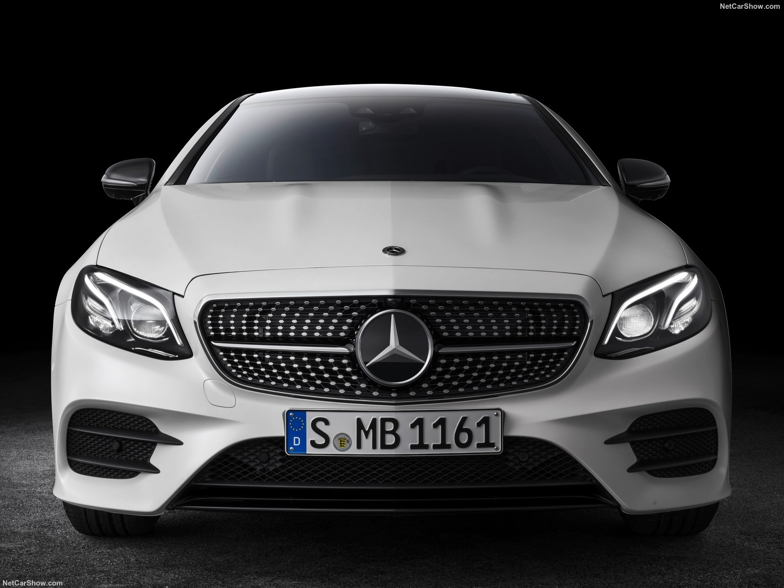 Mercedes-Benz-E-Class_Coupe-2017-1600-32.jpg
